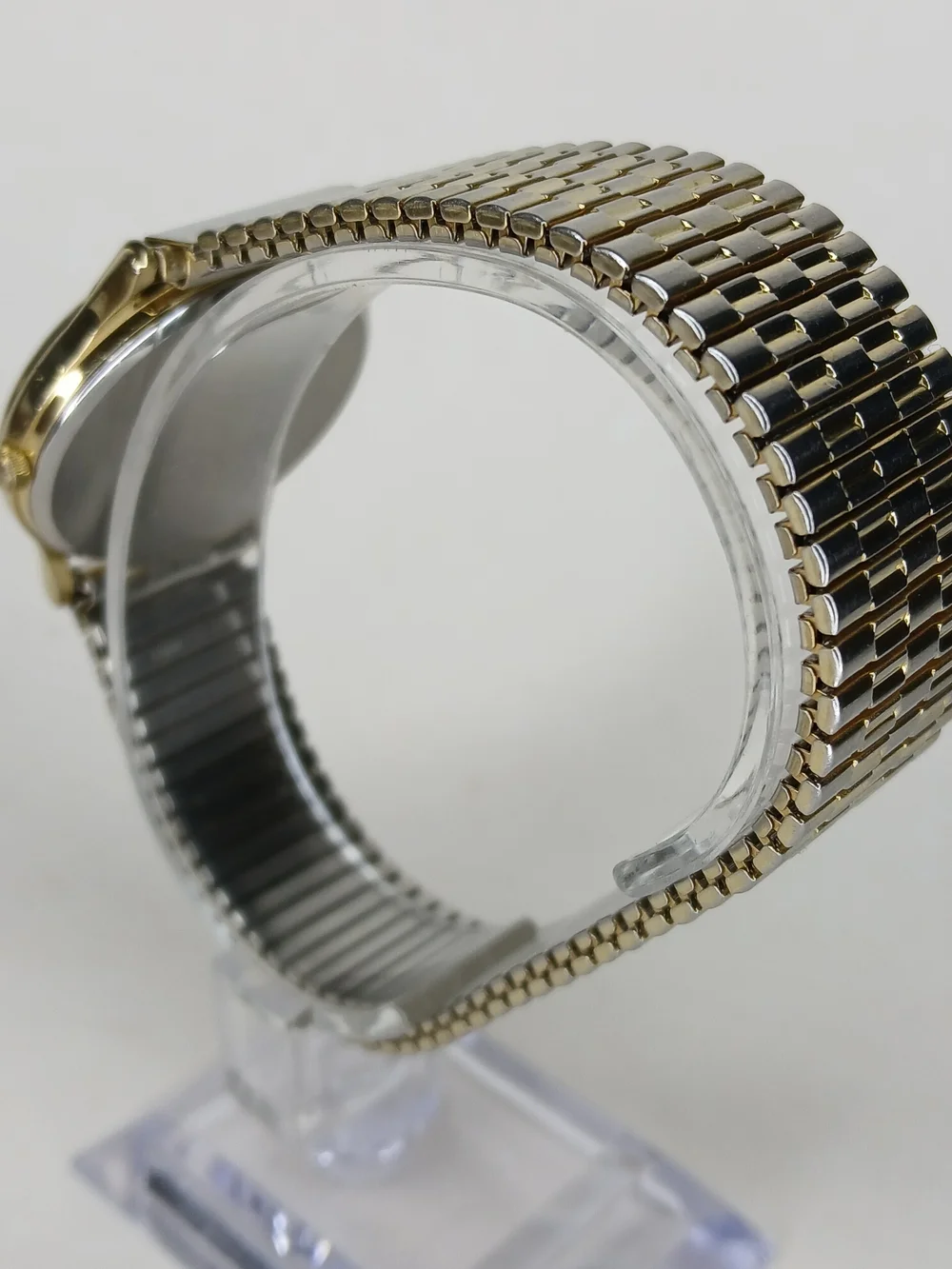 Citizen Quartz Men's Vintage Gold Tone Day Date Watch 6100-S20269 Stretch Band